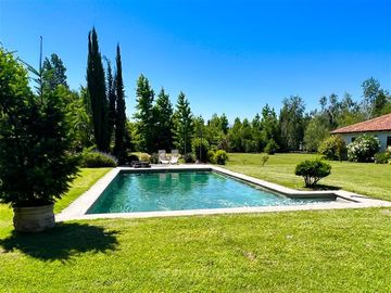 Casa En Venta En Requínoa (las Mercedes, Condominio) JARDÍN