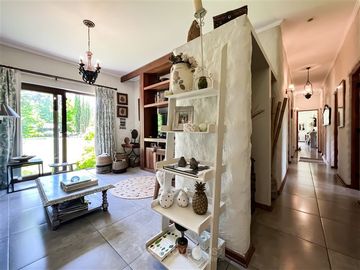 Casa En Venta En Requínoa (las Mercedes, Condominio) JARDÍN
