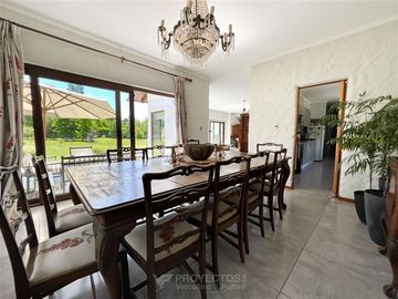 Casa En Venta En Requínoa (las Mercedes, Condominio) JARDÍN