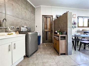 Casa En Venta En Requínoa (las Mercedes, Condominio) JARDÍN
