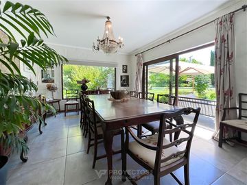 Casa En Venta En Requínoa (las Mercedes, Condominio) JARDÍN