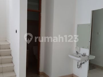 Ruko hadap jalan,dekat pintu Tol BSD City