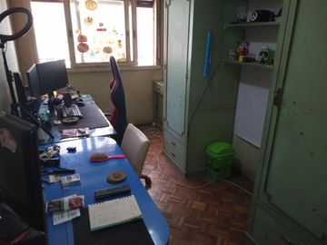 Venta. Departamento. 4 ambientes con dependencia. Luminoso