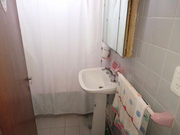 Venta. Departamento. 4 ambientes con dependencia. Luminoso