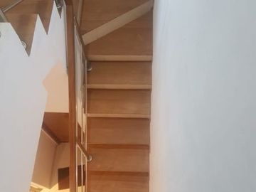 BU RUMAH MEWAH SEMI FURNISH SIAP HUNI DEKAT UNRIYO JOGJA