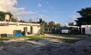 Terreno con construcción en VENTA SMZ 65 Cancun Quintana Roo REHOYADA Av Lopez Portillo y calle 13N
