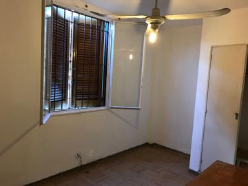 Departamento Planta Baja ubicado en Barrio Luz y Fuerza .