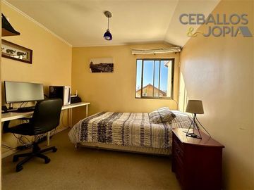 Casa en venta de 4 dorm. en Villa Alemana