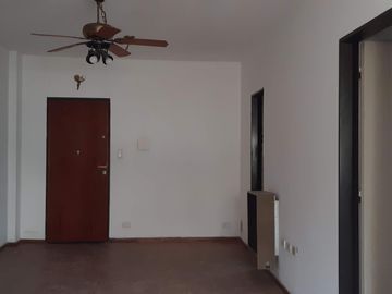 Departamento de 2 dormitorios y 2 baños en microcentro