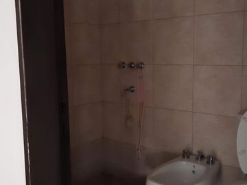 Departamento de 2 dormitorios y 2 baños en microcentro