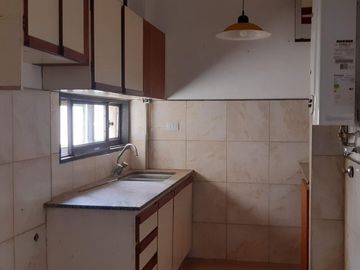 Departamento de 2 dormitorios y 2 baños en microcentro