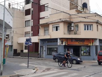 Departamento de 2 dormitorios y 2 baños en microcentro