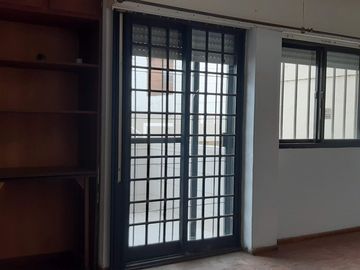 Departamento de 2 dormitorios y 2 baños en microcentro