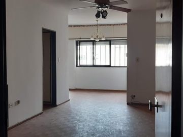 Departamento de 2 dormitorios y 2 baños en microcentro