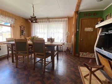 Amplia casa en venta de 600 m2, 4 dorm.y 2 baños en Natales