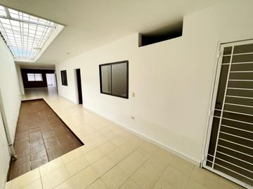 casa-local en venta en la playa. Cod V12517