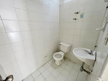 casa-local en venta en la playa. Cod V12517