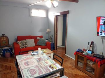 MUY BONITO DEPTO DE 2 AMB EN EXCELENTE ZONA DE PARQUE CHACABUCO