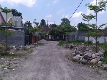 Rumah Proses Bangun Type 36/83 Terjangkau di kawasan Manisrenggo