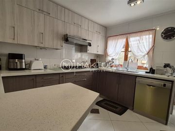 Casa en venta de 4 dorm. en Viña del Mar