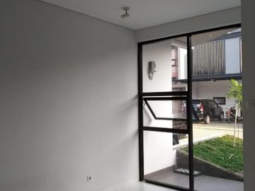Rumah Minimalis Dalam Cluster di Tengah BSD dan Bintaro Rp. 2,1 M Nego
