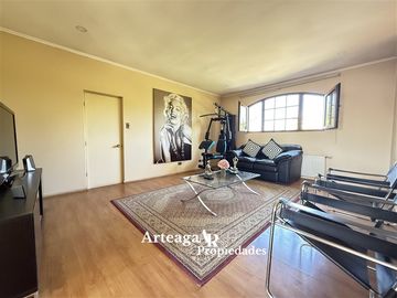 Casa arriendo,Algarrobal,Chicureo incluye jardinero-pisciner