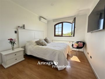Casa arriendo,Algarrobal,Chicureo incluye jardinero-pisciner