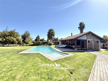 Casa arriendo,Algarrobal,Chicureo incluye jardinero-pisciner