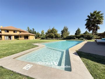 Casa arriendo,Algarrobal,Chicureo incluye jardinero-pisciner