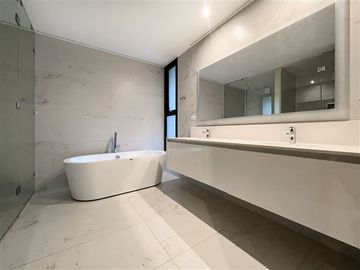 Departamento en Venta en Vista Golf, La Dehesa (Dúplex con Jardín privado)