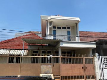 Rumah Pojok Shm di Jalan Sutorejo Prima Utara Surabaya