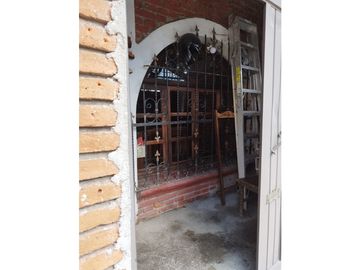 VENTA CASA CON LOCAL COMERCIAL