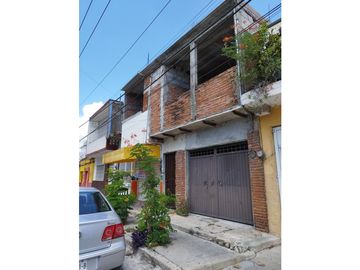 VENTA CASA CON LOCAL COMERCIAL