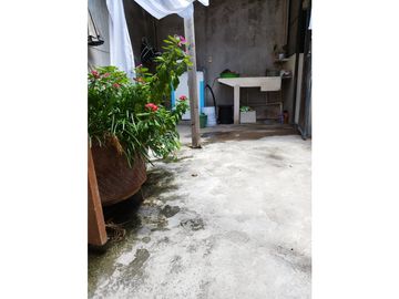VENTA CASA CON LOCAL COMERCIAL