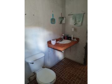 VENTA CASA CON LOCAL COMERCIAL