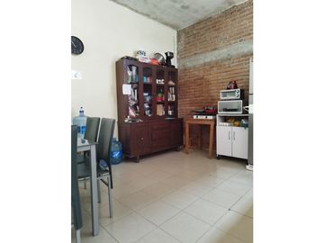 VENTA CASA CON LOCAL COMERCIAL