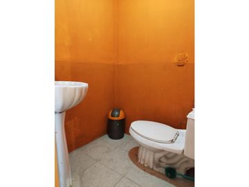 VENTA CASA CON LOCAL COMERCIAL