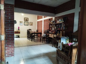 VENTA CASA CON LOCAL COMERCIAL