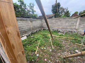 Rumah Pesan Bangun Lahan Luas, Lokasi Strategis dan Nyaman Di Huni Hanya Di Lodiran Karta Village 2