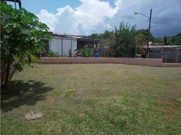 Se Vende Hermosa casa de esquina en Las Mañanitas, Los Nogales