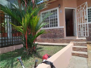 Se Vende Hermosa casa de esquina en Las Mañanitas, Los Nogales