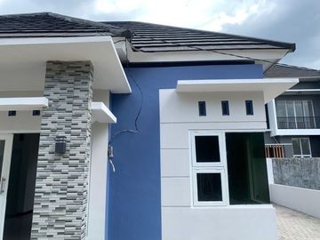 RUMAH SIAP HUNI TERLARIS DI SLEMAN DEKET JALAN JOGJA SOLO