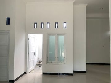 RUMAH SIAP HUNI TERLARIS DI SLEMAN DEKET JALAN JOGJA SOLO