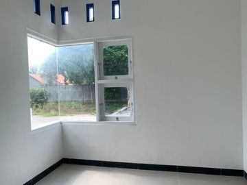 RUMAH SIAP HUNI TERLARIS DI SLEMAN DEKET JALAN JOGJA SOLO