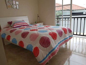 Venta de casa moderna en Urb. Casalaguna/Buen financiamiento/A pocos minutos de Riocentro Dorado y Plaza Batan.