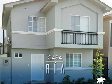 Venta de casa moderna en Urb. Casalaguna/Buen financiamiento/A pocos minutos de Riocentro Dorado y Plaza Batan.