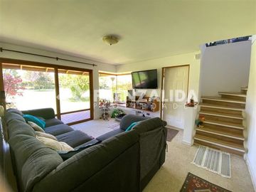 Casa Vendo 5D 4B Piscina Quincho paneles solares Talagante