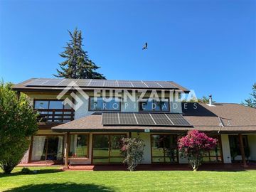Casa Vendo 5D 4B Piscina Quincho paneles solares Talagante