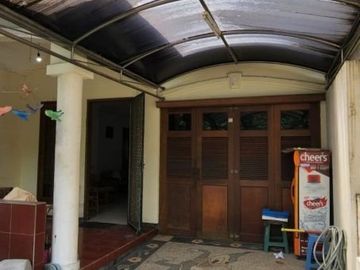Rumah Vila Valensia hadap barat row 3mobil