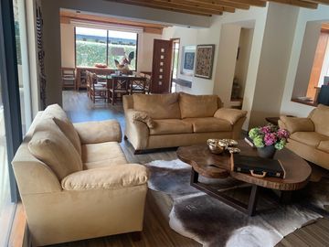CASA EN VENTA EN AVANDARO CON EXCELENTE UBICACION